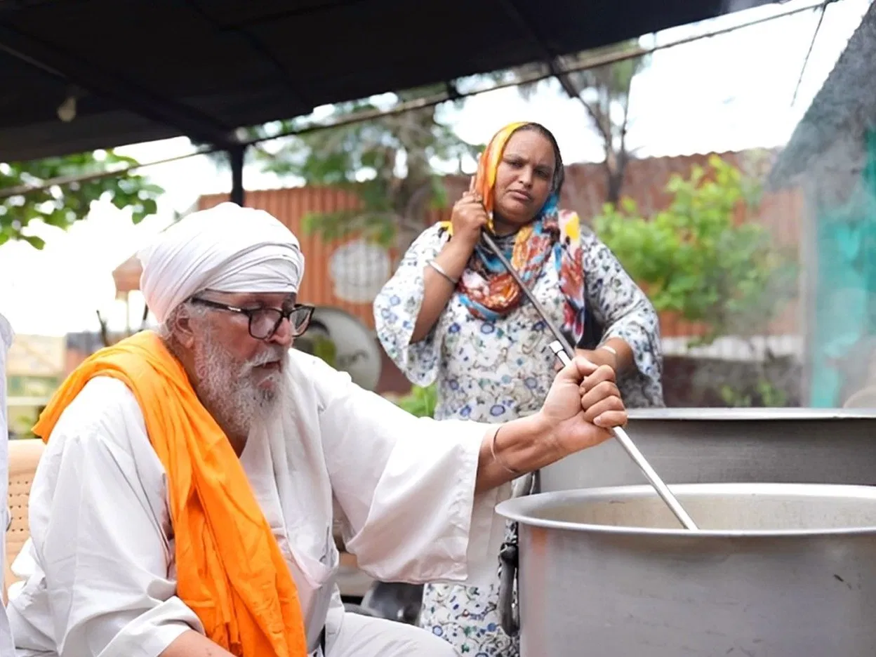 वृंदावन यात्रा अनुभव: भीड़, भक्ति, बंदर और रोमांच की सच्ची कहानी Web Morcha https://dkprodimages.gumlet.io/campaign/cover/Support-Meals-For-4000-Lives279937710.jpg?dpr=2.6&format=webp&w=480